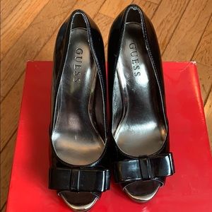Size 7 Guess heels